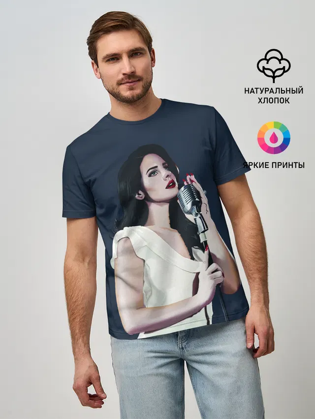 Лана с микрофоном