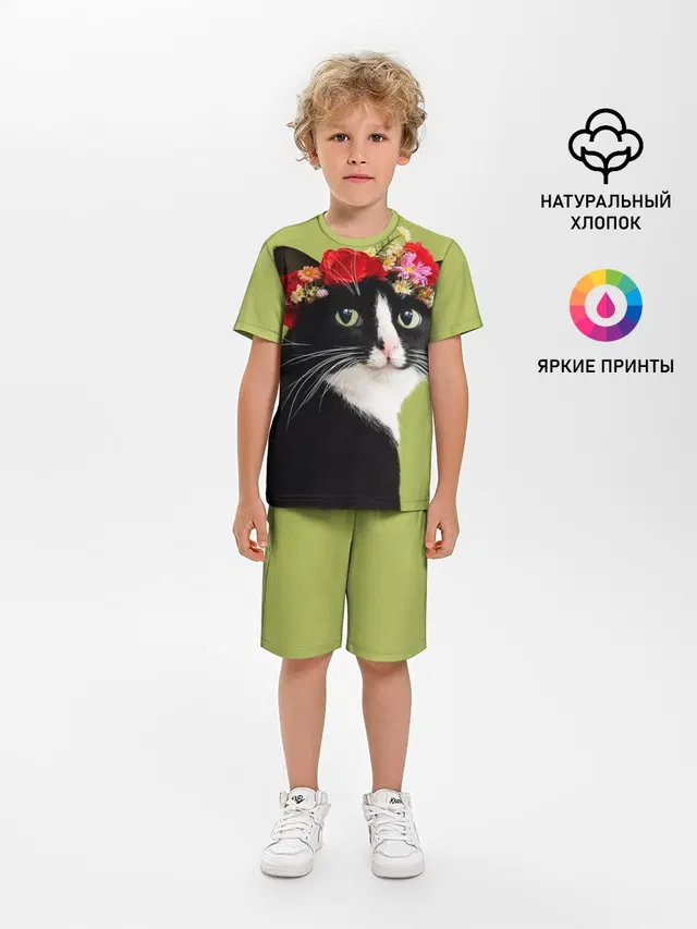 Кот и цветы