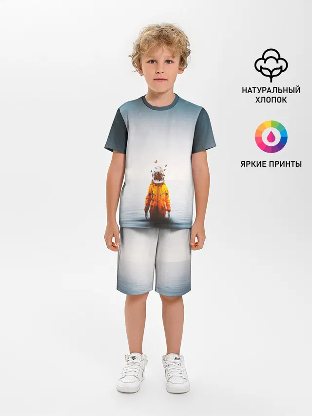 КОСМОНАВТ В МОРЕ
