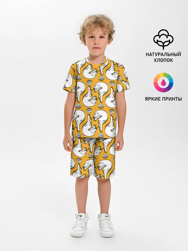Белая кошка и корм
