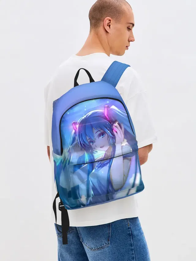 Miku на фоне космоса