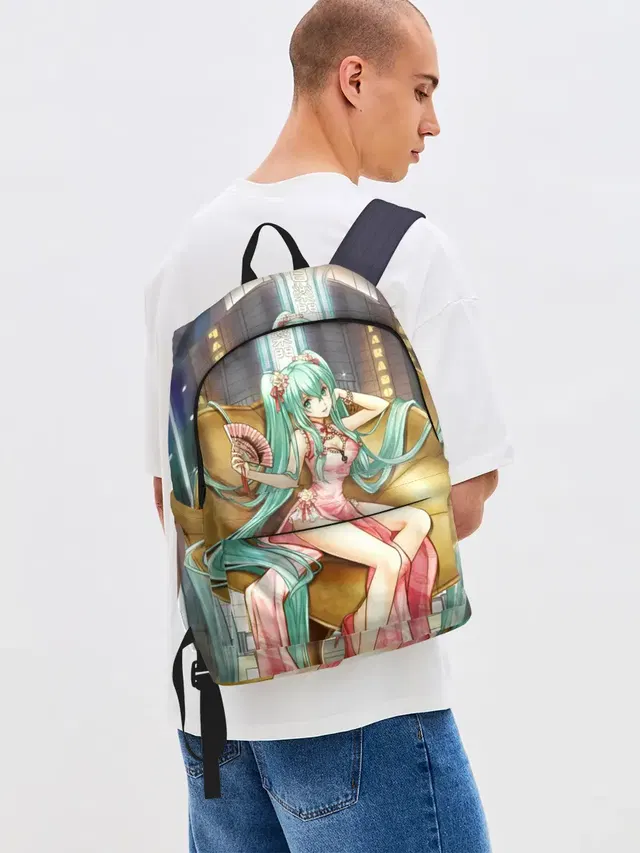 Hatsune Moku на троне