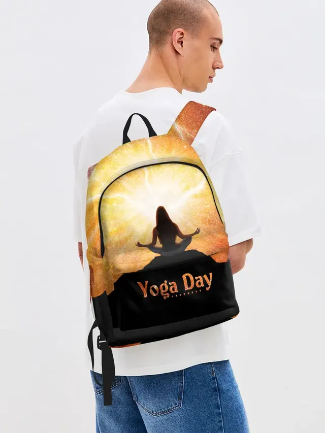 Джинсовый рюкзак с принтом «Разные туристические — International Yoga Day»