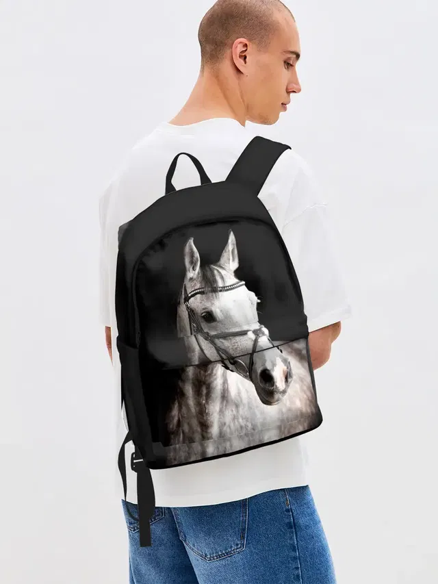 Серный в яблоках конь
