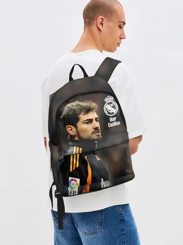 Икер Касильяс
