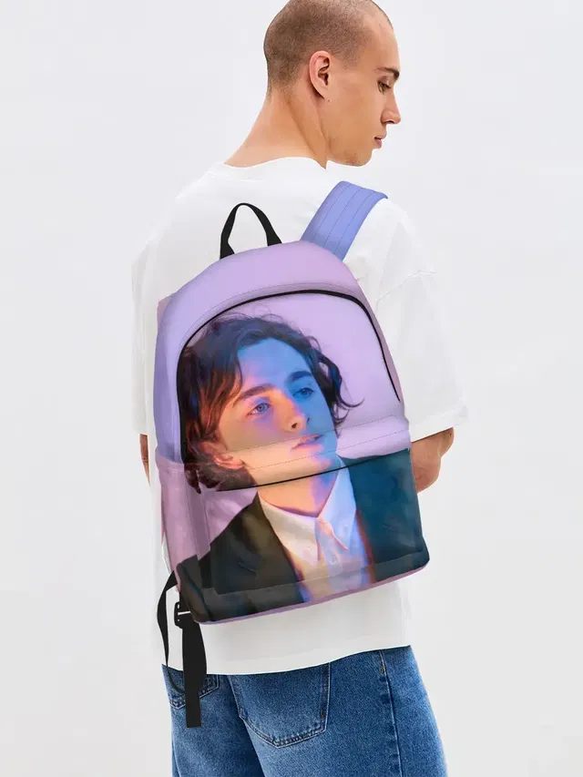 Timothee Chalamet розовый градиент