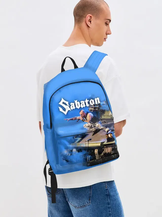 Йоаким Броден на танке Sabaton