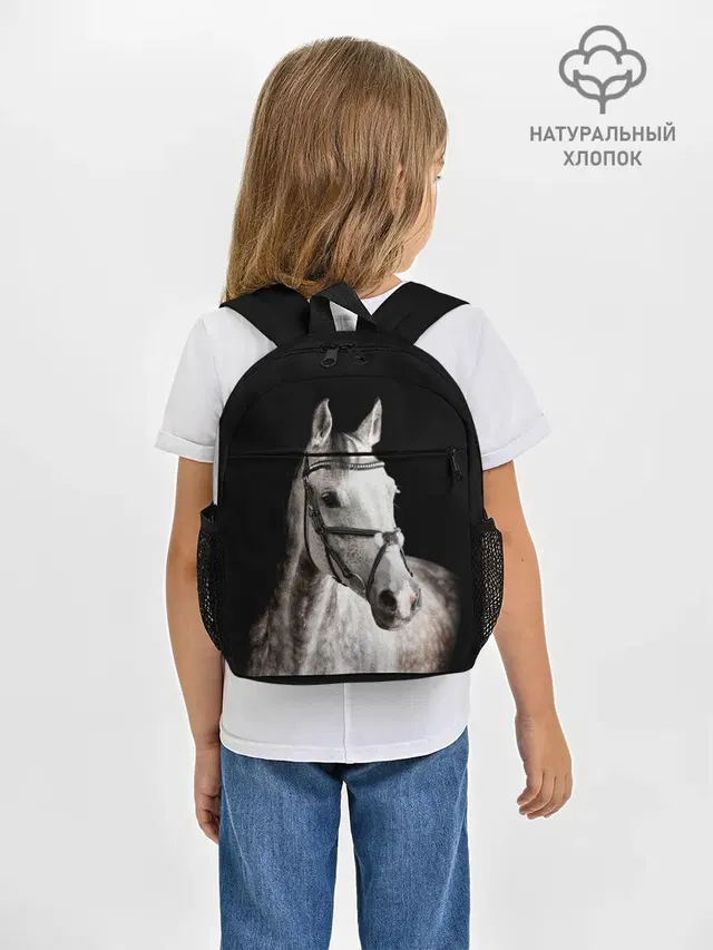 Серный в яблоках конь
