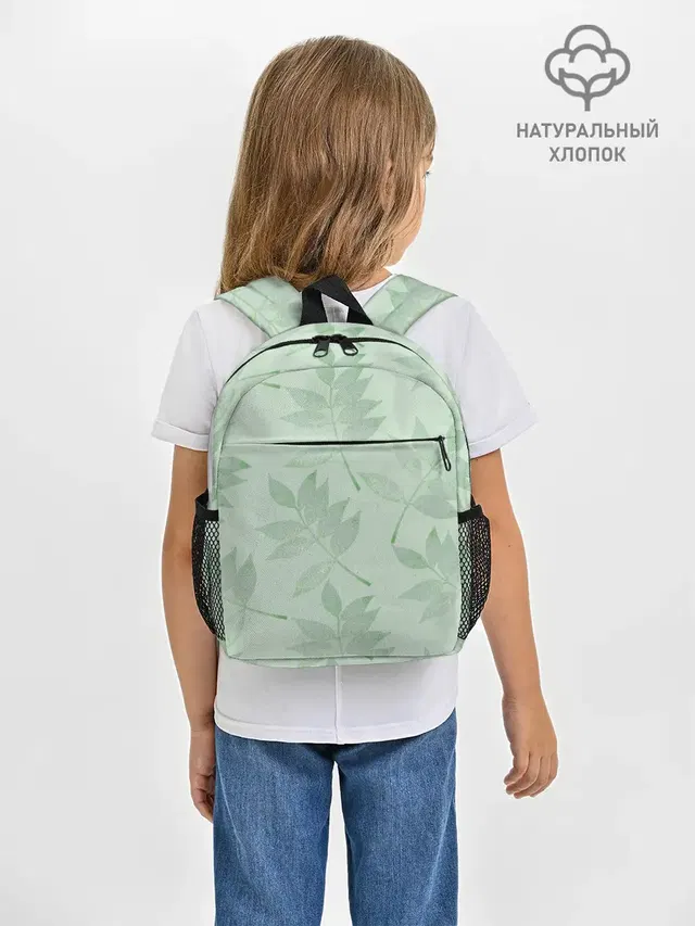 Зеленые листья на светло зеленом