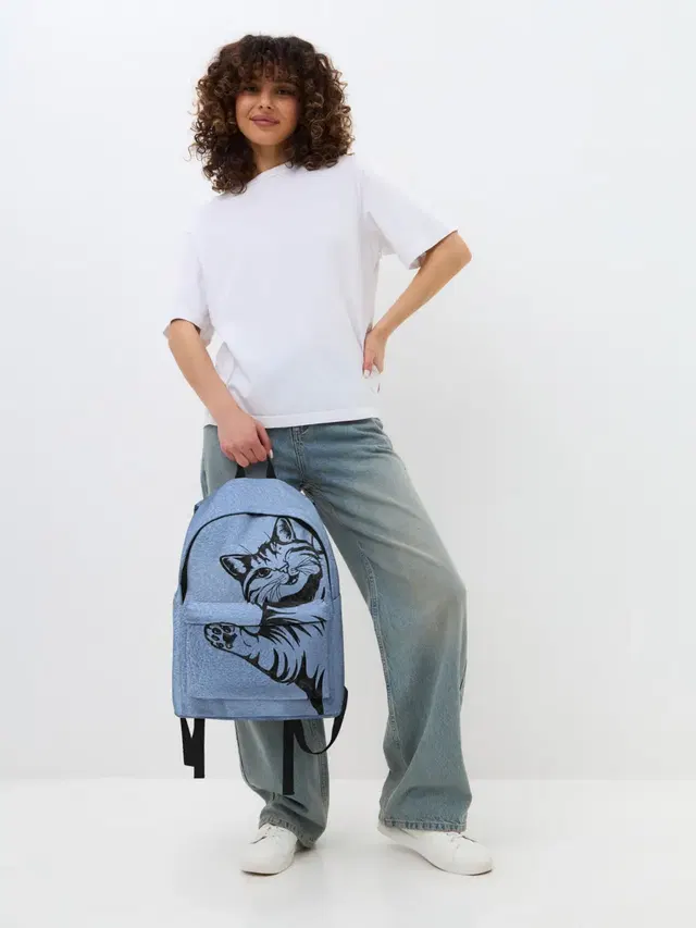 Улыбающийся кот