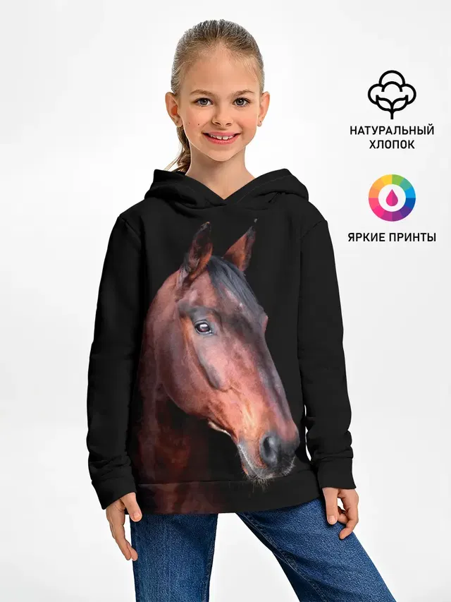 Гнедая лошадь