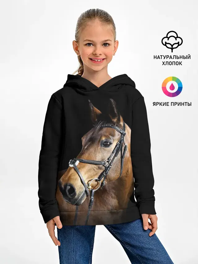 Гнедая лошадь