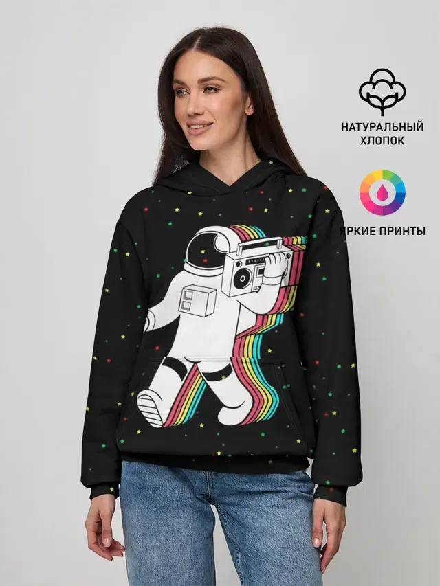 Космонавт с магнитофоном