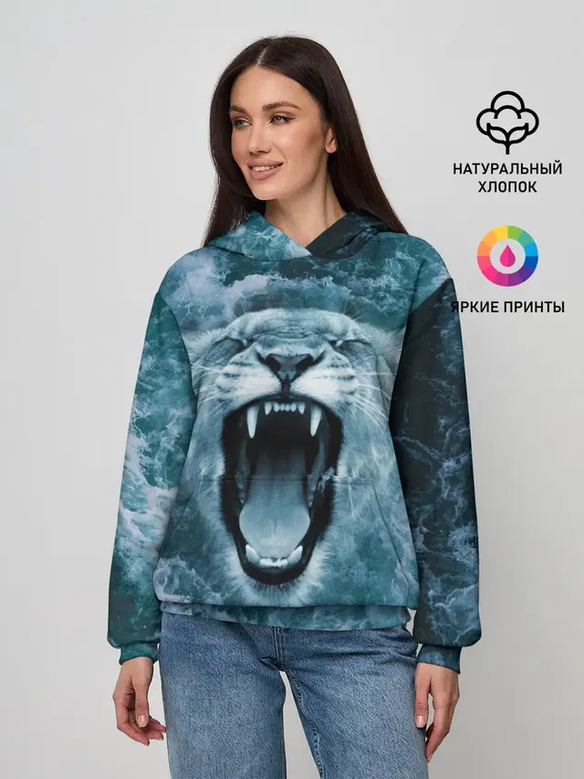 Львица в бушующих волнах