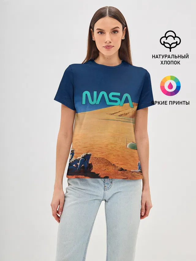 Женская базовая футболка с принтом «Retro — NASA on Mars»