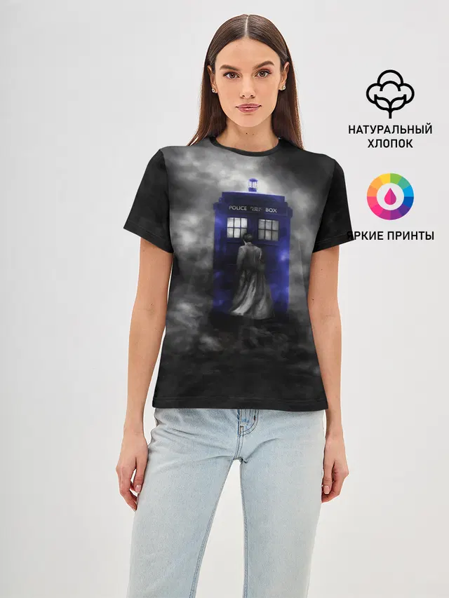 Женская базовая футболка с принтом «TARDIS — THE DOCTOR»