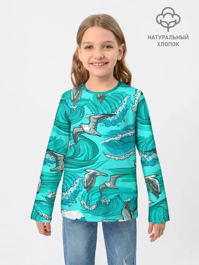 Чайки в море