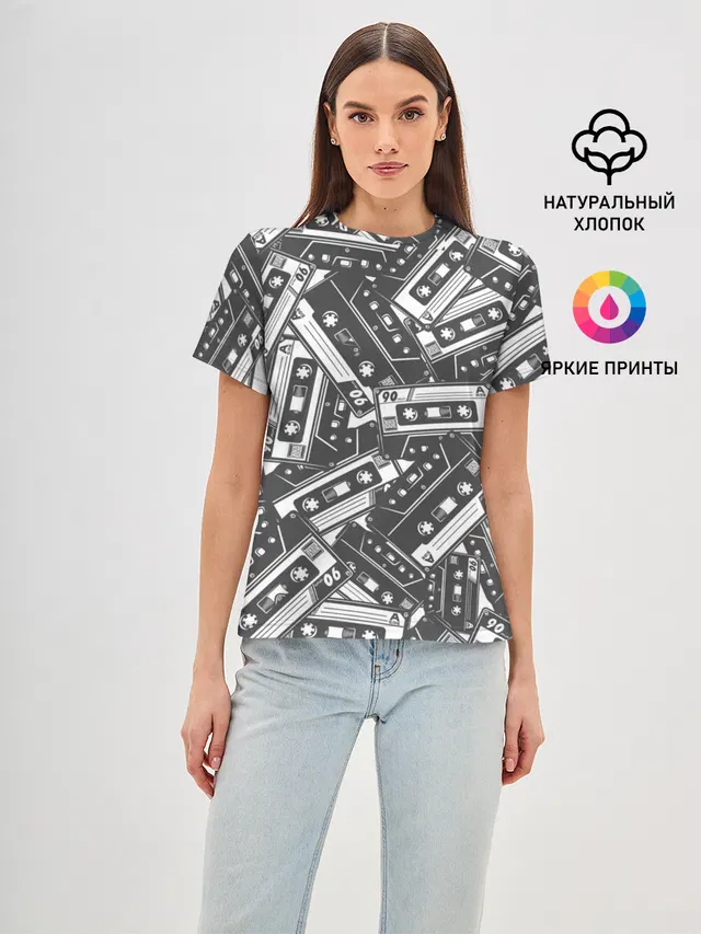 Женская базовая футболка с принтом «Retro — retro pattern»
