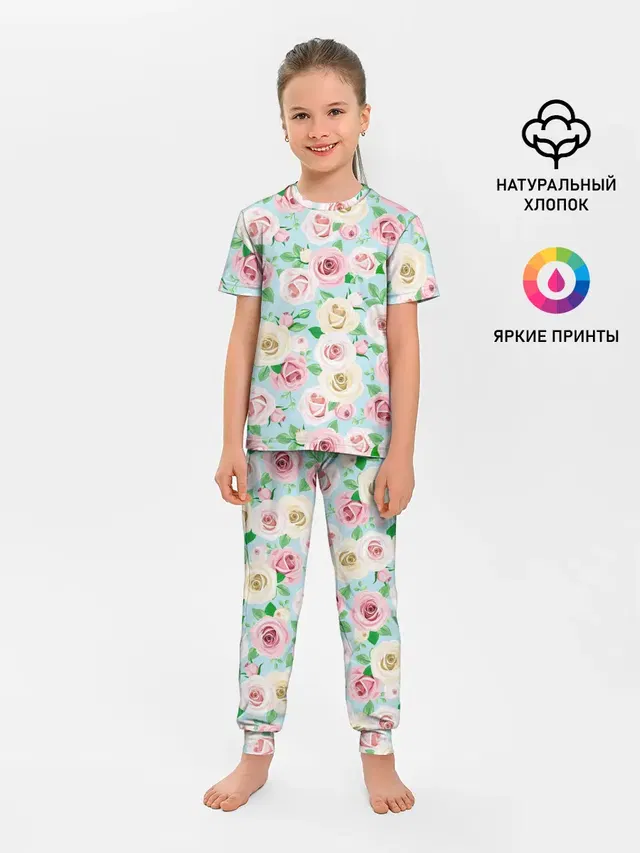 Цветущее поле роз