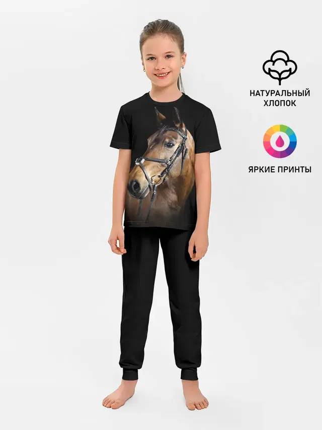 Гнедая лошадь