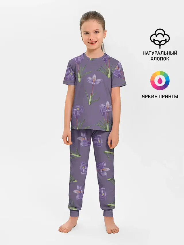 Цветы шафрана на фиолетовом