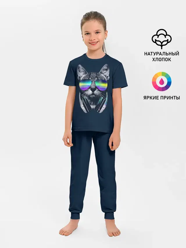 Кот в Наушниках