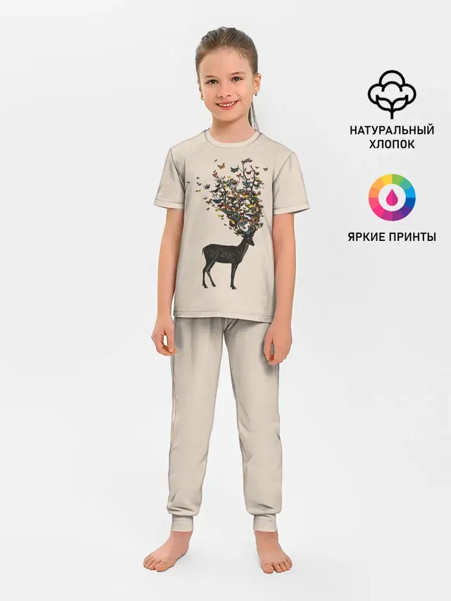 Олени с рогами из бабочек