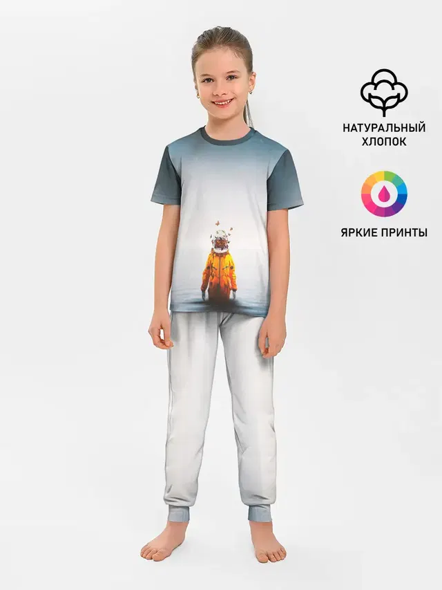 КОСМОНАВТ В МОРЕ