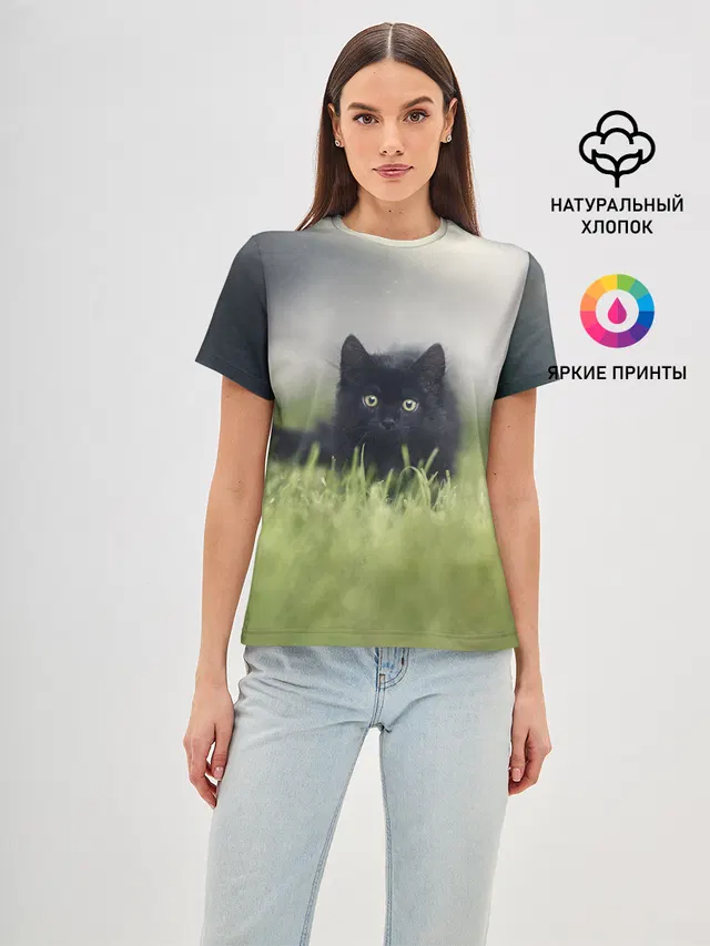 черный кот на лугу