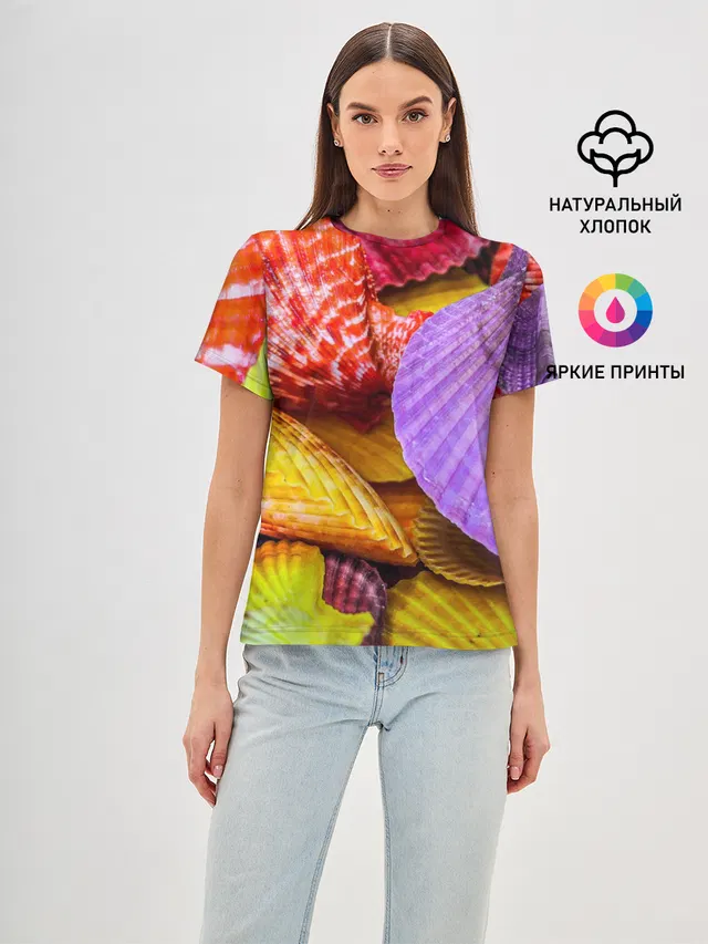 Женская базовая футболка с принтом «Природа — Разноцветные ракушки multicolored seashells»