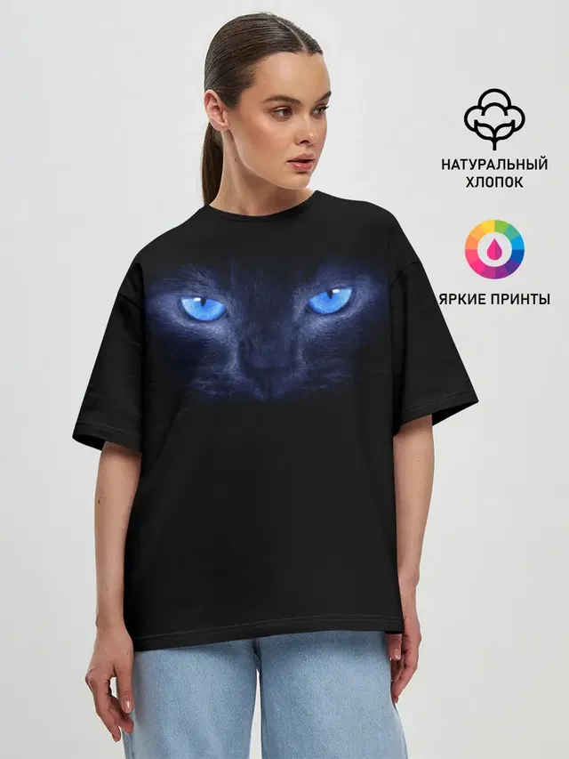 Кошка с голубыми глазами