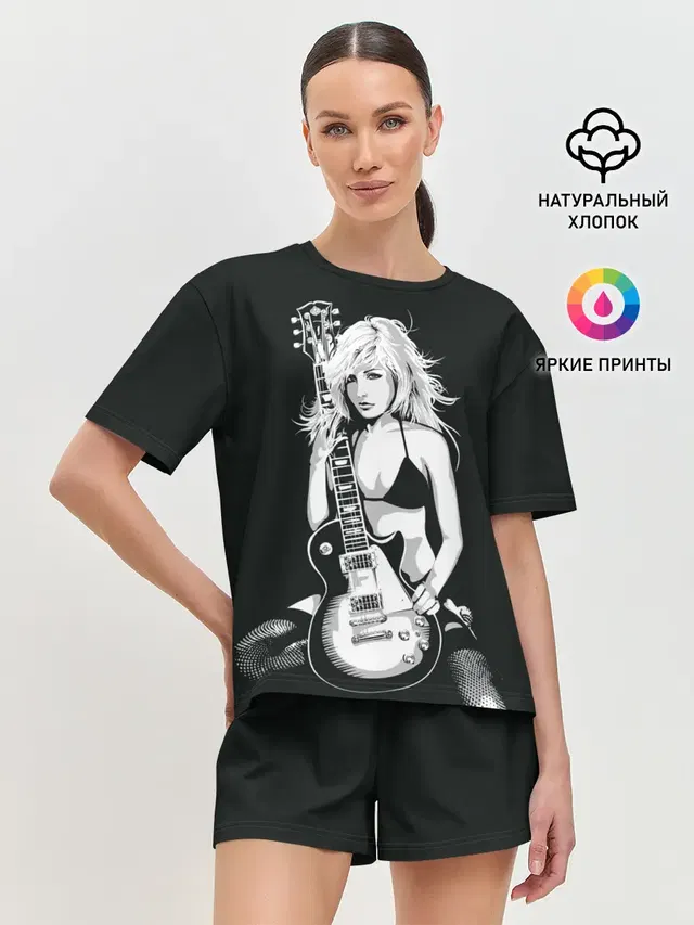 Девушка с гитарой