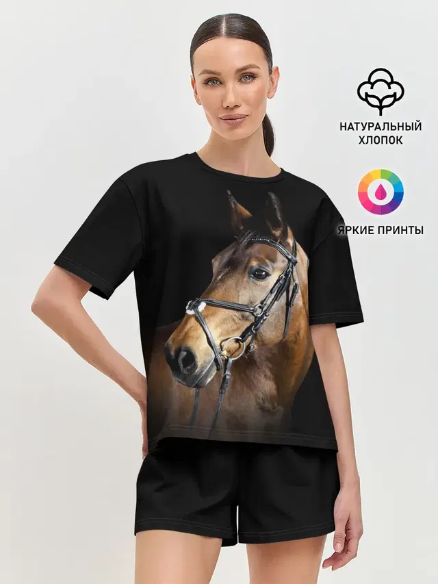 Гнедая лошадь