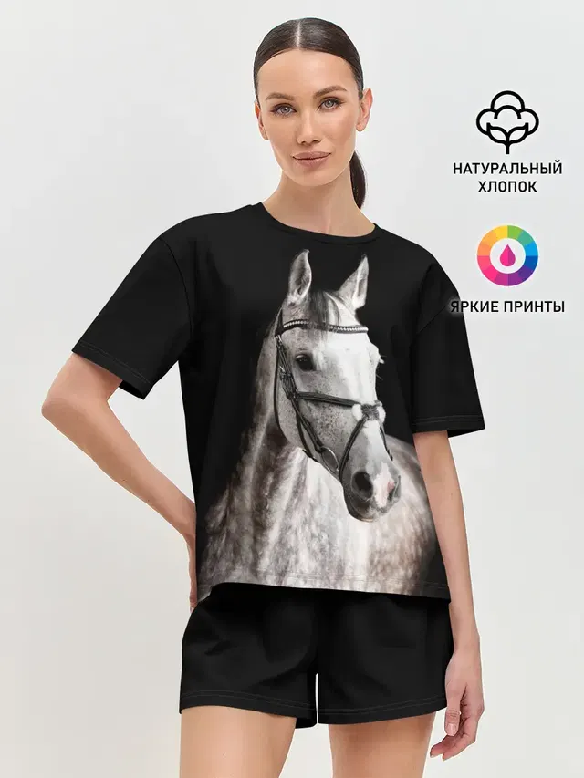Серный в яблоках конь