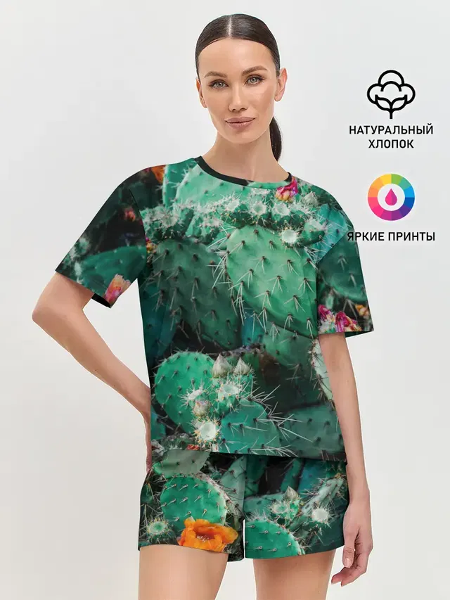 кактусы с цветами реализм